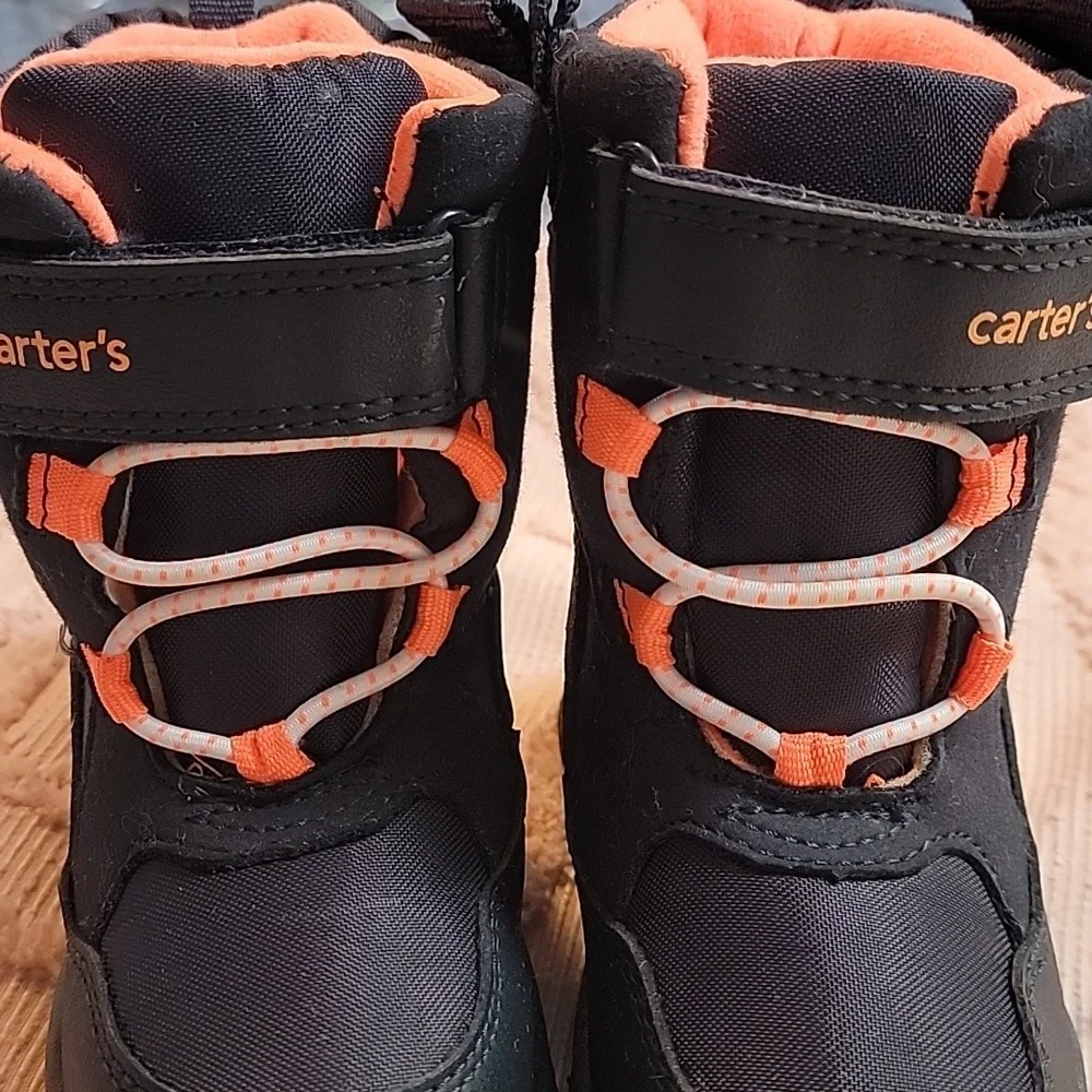 Carters Unisex-Child Snow Boots, size 7. Navy, dark gray and orange. Like new.